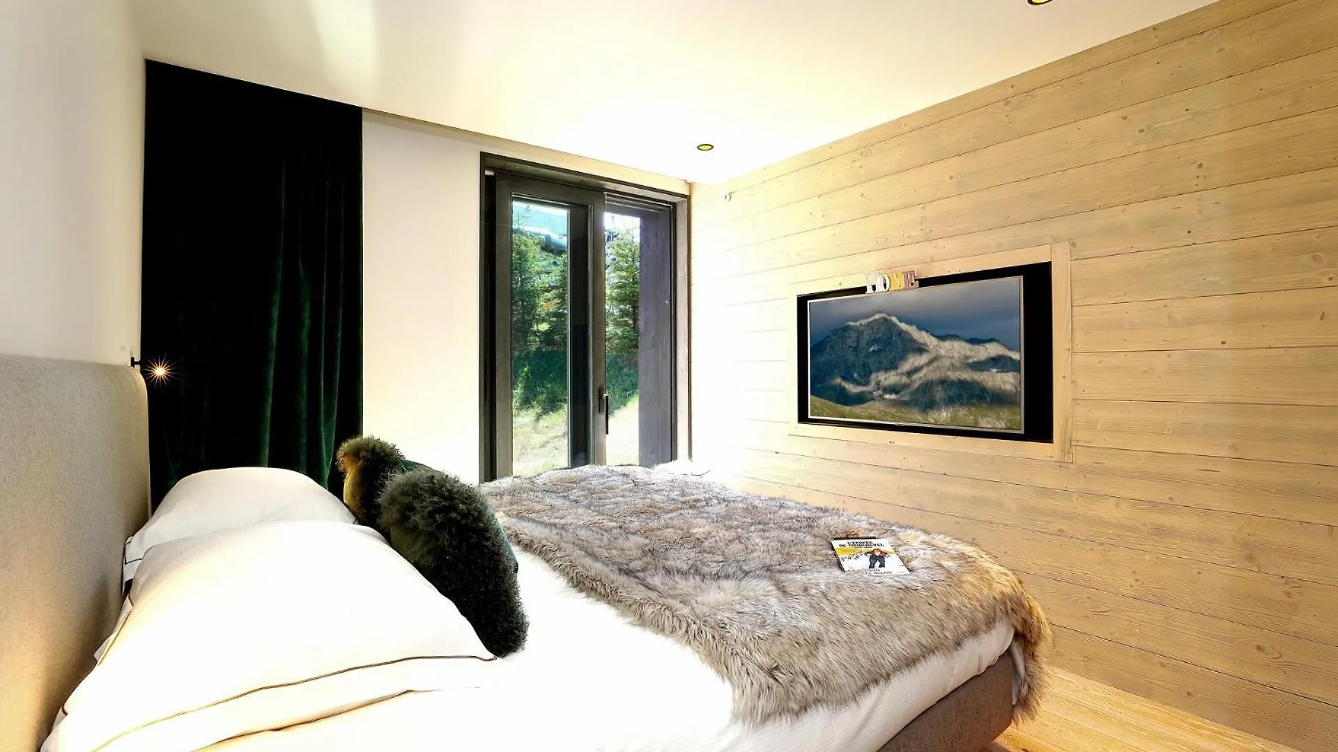 New Modern Chalet With Skis On Saint-Bon-Tarentaise